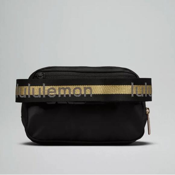 NEW Lululemon Everywhere Crossbody Belt Bag Wordmark Black and Gold Logo - Picture 3 of 6
